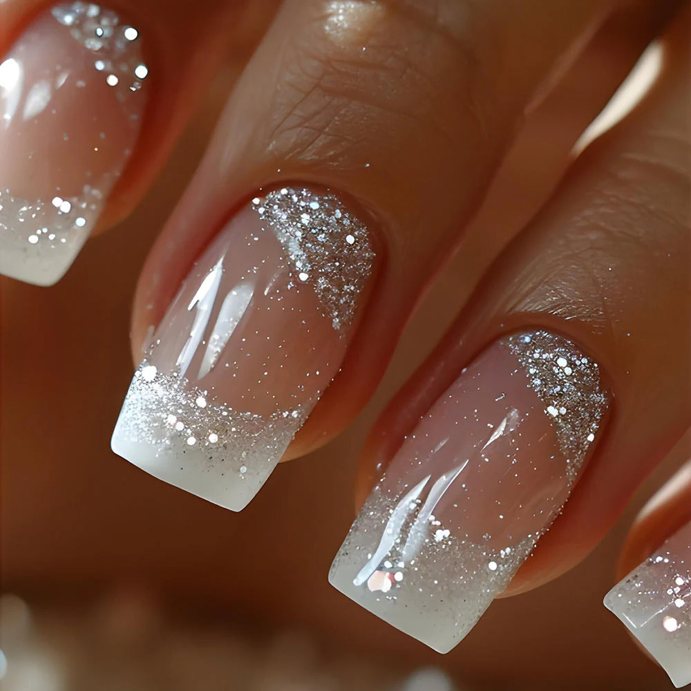 Kit de faux ongles french glitter offert